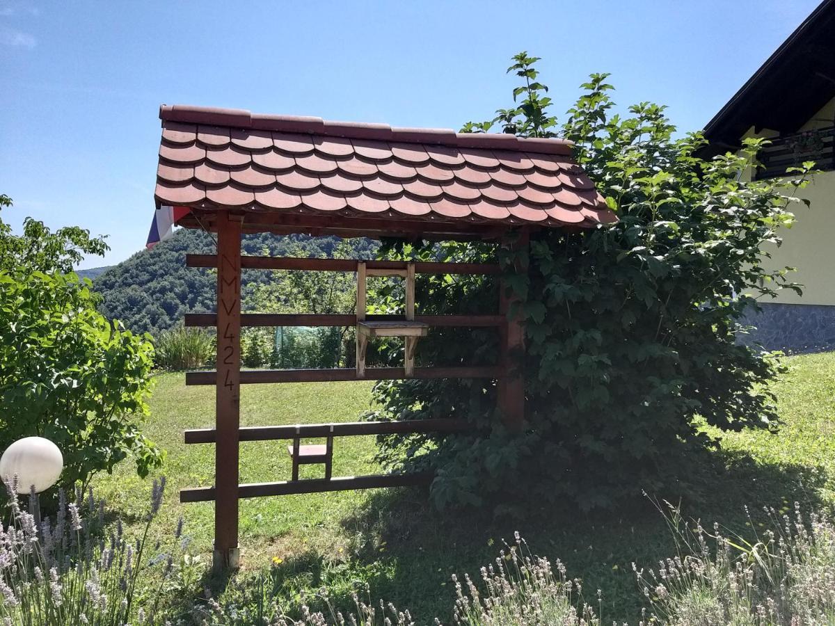 Villa Getaway "At The Three Lights" Sevnica Esterno foto