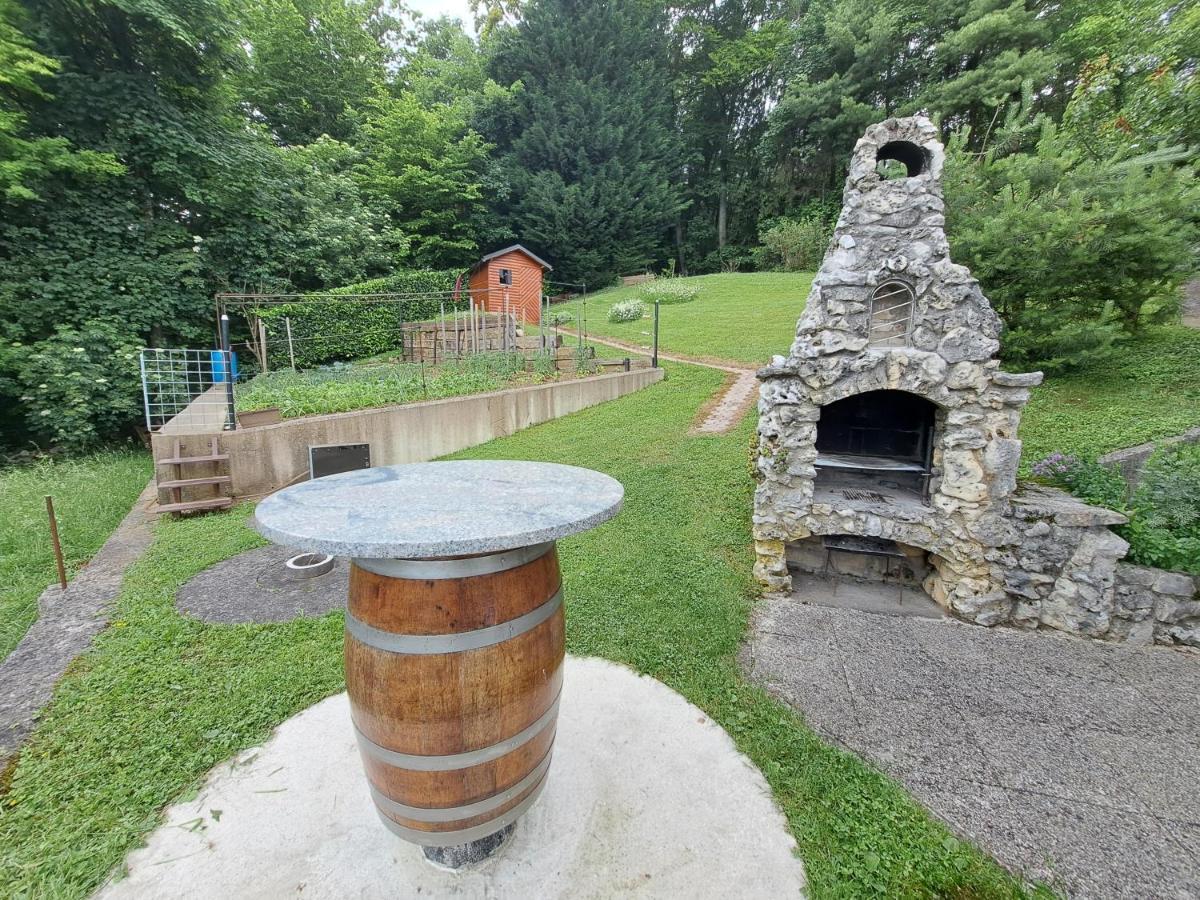 Villa Getaway "At The Three Lights" Sevnica Esterno foto