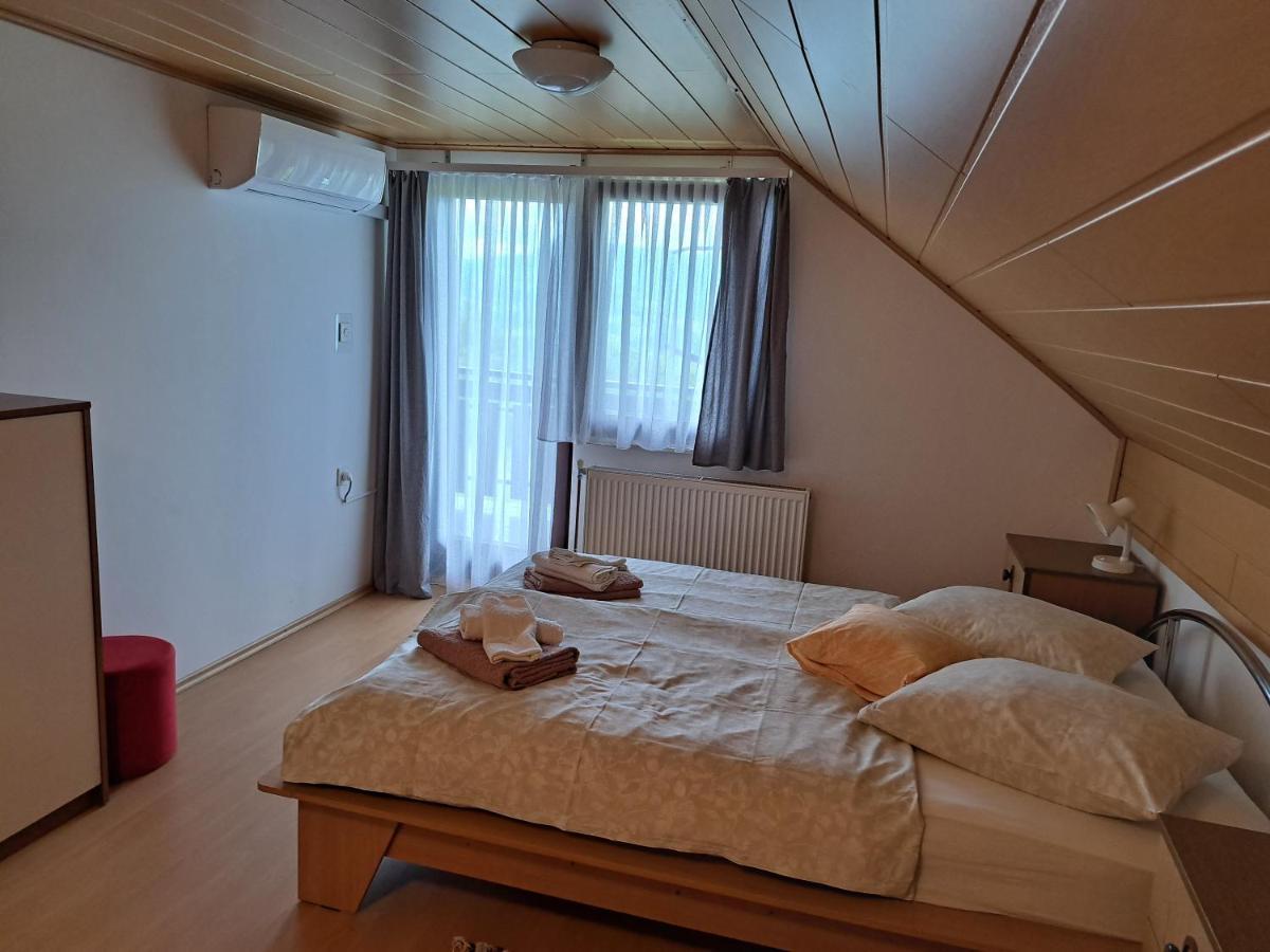 Villa Getaway "At The Three Lights" Sevnica Esterno foto